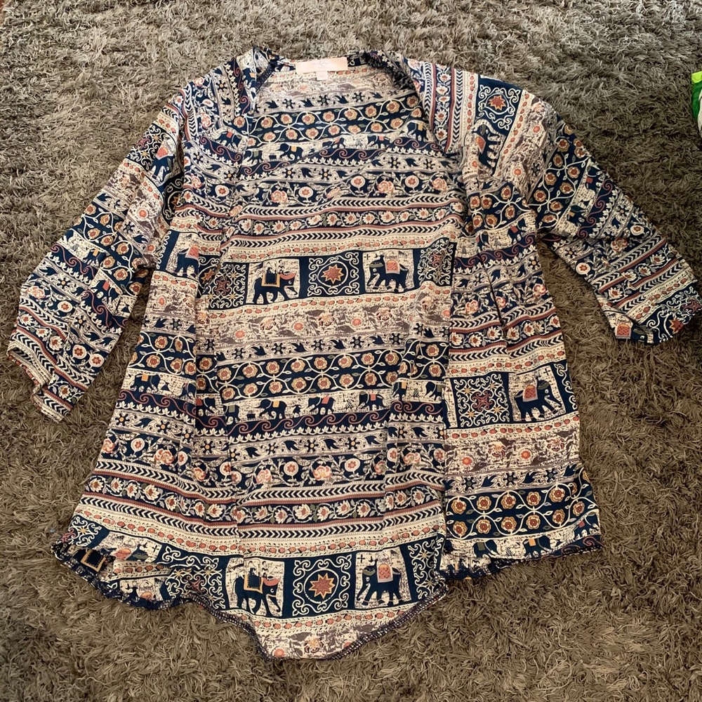 Multicolor cardigan with designs